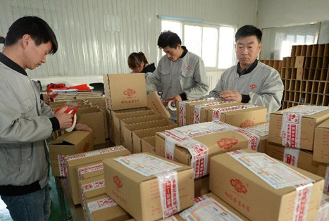 广东某地快递企业齐涨价 电商被指“有串通嫌疑”
