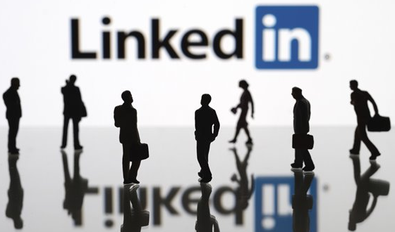 持有1000亿美元现金的微软为何举债收购LinkedIn？