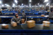 【E览电商】国美2015年将开设10万家微店；2014年电商快件量为100亿件……